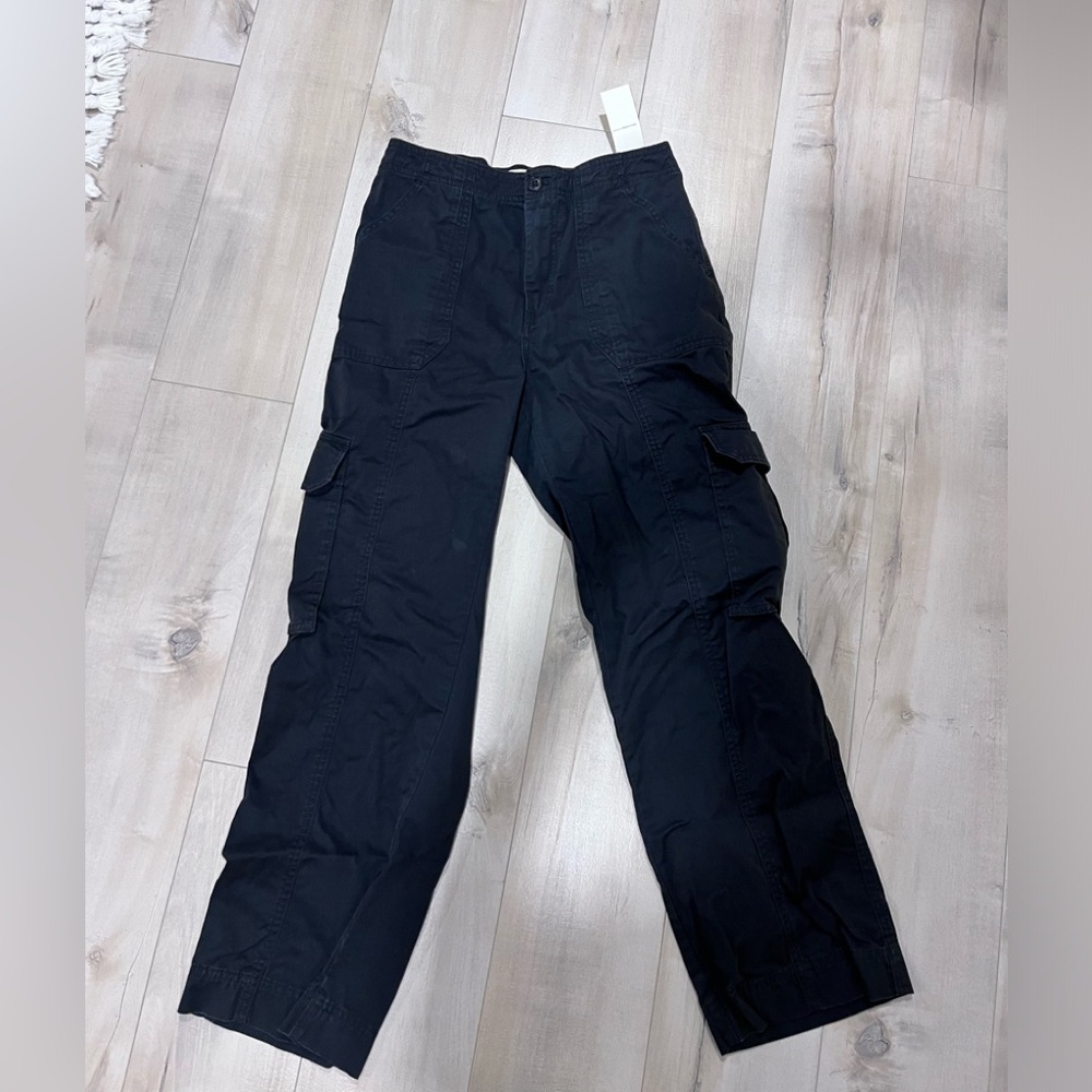 BRAND NEW relaxed cargo pants Abercrombie and Fitch 28 S